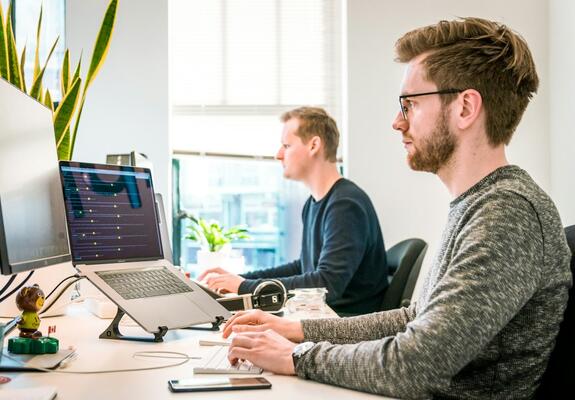 Van de werkvloer naar het kantoor: steeds meer jobs in het Pajottenland vereisen digitale vaardigheden