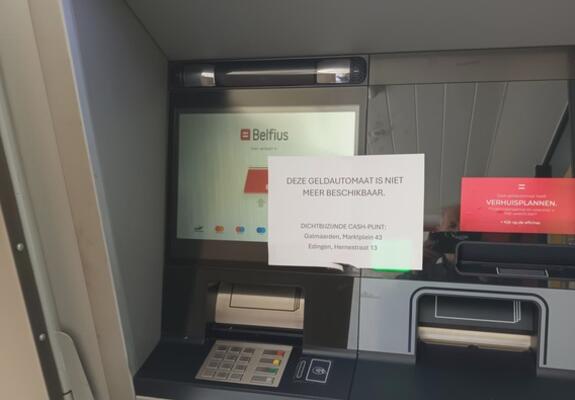De geldautomaat is buiten gebruik.- Foto Marc Colpaert