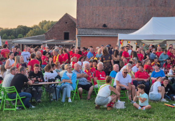 Heel veel volk op het Beverhof
