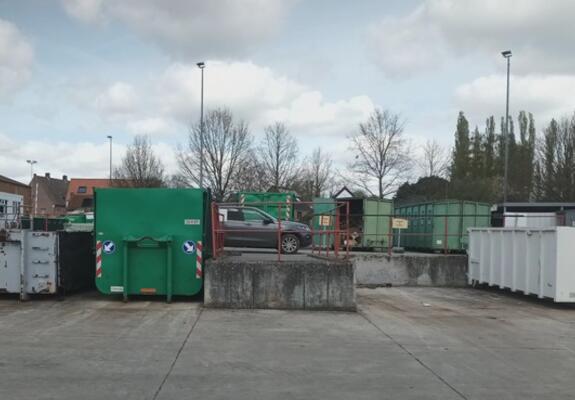 Containerpark is dicht in Galmaarden.- Foto marc Colpaert